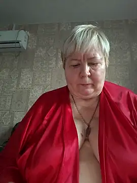 Snapshot of EffectFiona chatting on October 25, 2:30 am EffectFiona online show from October 25, 2:30 am