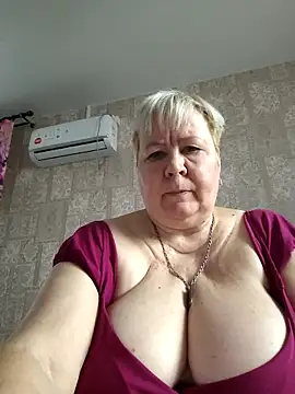 Snapshot of EffectFiona chatting on November 11, 4:23 am EffectFiona online show from November 11, 4:23 am