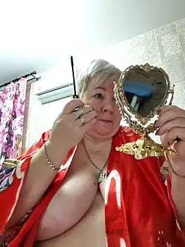 Snapshot of EffectFiona chatting on November 15, 10:48 pm EffectFiona online show from November 15, 10:48 pm