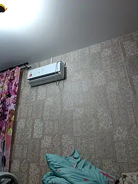 Snapshot of EffectFiona chatting on December 3, 4:09 am EffectFiona online show from December 3, 4:09 am