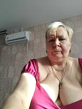 EffectFiona online show from February 13, 5:47 am