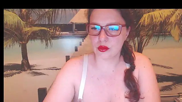 Queen  Natasha online show from June 17, 9:05 pm