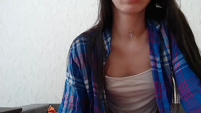 Snapshot of HoneyWiles chatting on February 19, 1:39 pm HoneyWiles online show from February 19, 1:39 pm