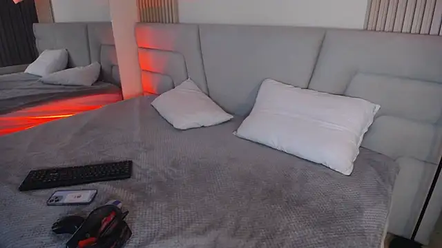 Miss Loise online show from December 4, 3:38 am