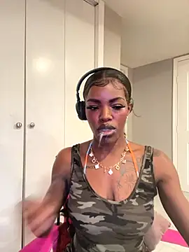 Snapshot of wishwashhy22 chatting on October 11, 7:18 am wishwashhy22 online show from October 11, 7:18 am