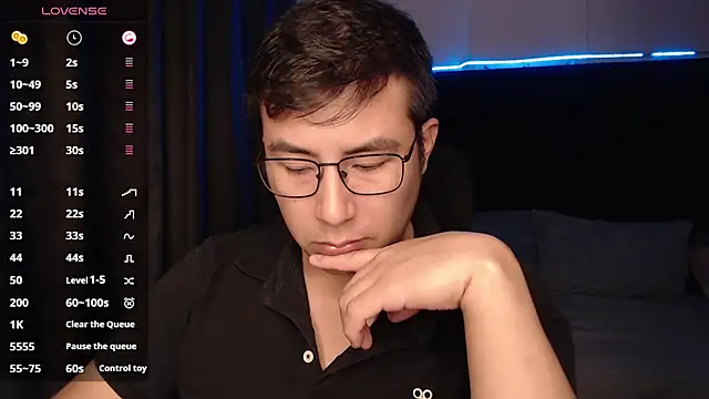 andrewmhilton  online show from November 23, 6:24 am