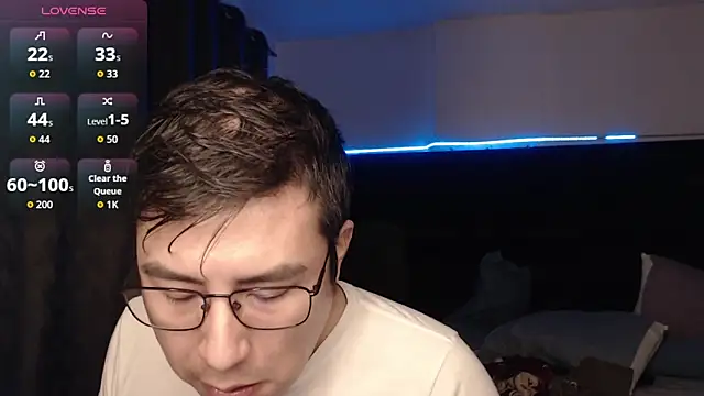 andrewmhilton  online show from December 3, 3:58 am