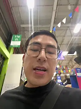 andrewmhilton  online show from July 29, 10:41 pm