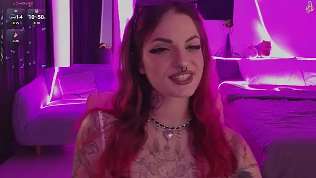 BratzieDarsie online show from June 13, 2:15 pm