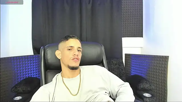 jhonnysnow17 online show from June 6, 4:06 am