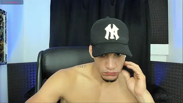 Snapshot of jhonnysnow17 chatting on June 28, 5:46 am jhonnysnow17 online show from June 28, 5:46 am