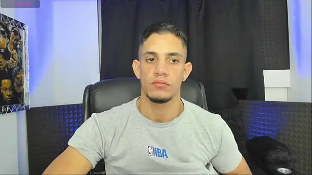 Snapshot of jhonnysnow17 chatting on July 10, 3:44 am jhonnysnow17 online show from July 10, 3:44 am