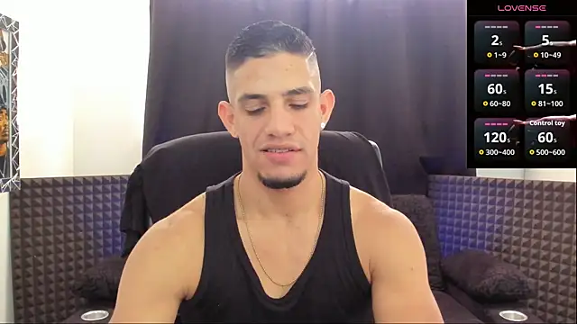 Snapshot of jhonnysnow17 chatting on July 24, 6:39 pm jhonnysnow17 online show from July 24, 6:39 pm