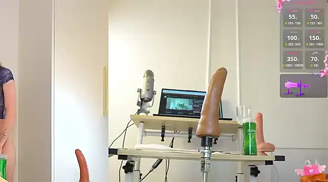 Snapshot of Miss69Ri99 chatting on February 12, 5:26 pm Miss69Ri99 online show from February 12, 5:26 pm