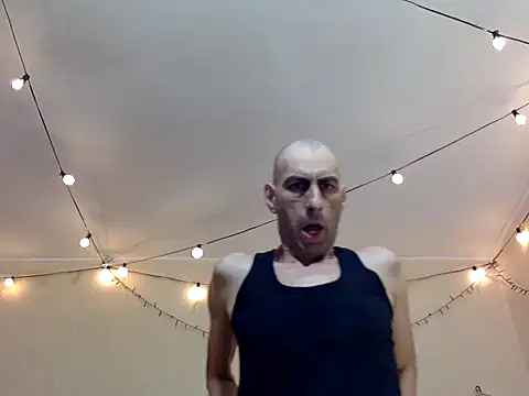 Snapshot of HandsomeAlfie chatting on September 18, 2:13 am HandsomeAlfie online show from September 18, 2:13 am