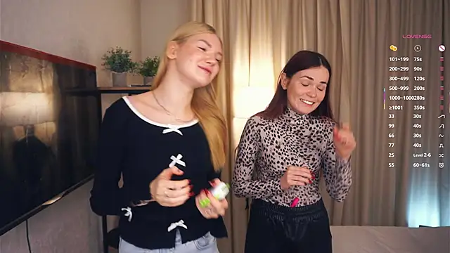 Snapshot of EllenReeves chatting on November 8, 6:13 am EllenReeves online show from November 8, 6:13 am