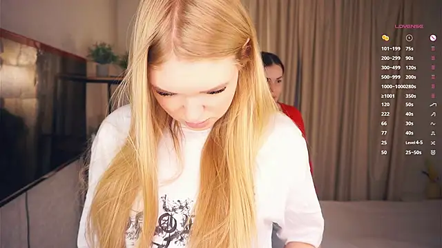 Snapshot of EllenReeves chatting on November 21, 5:06 am EllenReeves online show from November 21, 5:06 am