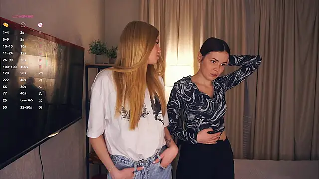 Snapshot of EllenReeves chatting on November 29, 5:10 am EllenReeves online show from November 29, 5:10 am