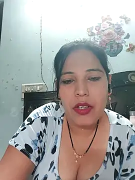 Poojabhabi101 online show from May 2, 5:23 am