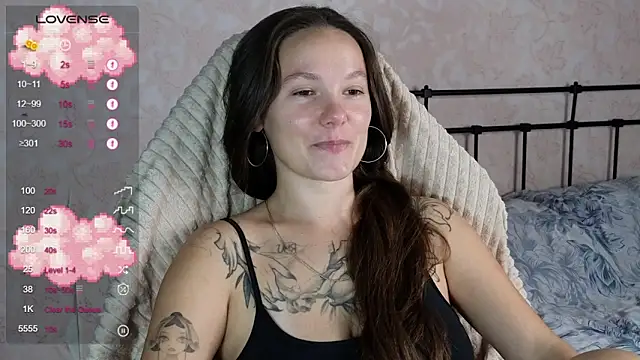Snapshot of lil_luna_x chatting on June 29, 9:15 pm lil luna x online show from June 29, 9:15 pm