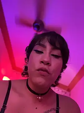 Snapshot of ZahaRoseee chatting on March 4, 1:44 am ZahaRoseee online show from March 4, 1:44 am