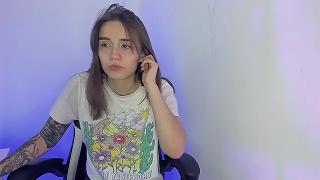  alicerosse2 online show from March 6, 2:19 am