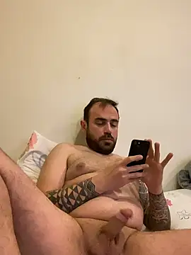 Snapshot of constantine_01 chatting on March 28, 12:21 am constantine 01 online show from March 28, 12:21 am