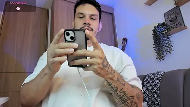 Snapshot of alejandro_stark chatting on June 30, 9:21 am alejandro stark online show from June 30, 9:21 am