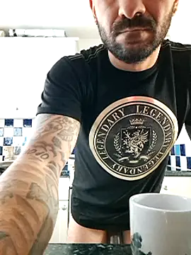 Snapshot of crisconst chatting on December 4, 9:07 am crisconst online show from December 4, 9:07 am