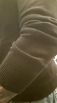 Snapshot of crisconst chatting on March 21, 12:40 am crisconst online show from March 21, 12:40 am