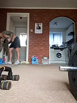 Snapshot of crisconst chatting on March 22, 4:37 pm crisconst online show from March 22, 4:37 pm