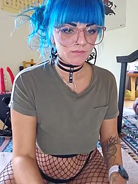 Snapshot of anyalikestosuck chatting on October 2, 6:59 pm anyalikestosuck online show from October 2, 6:59 pm