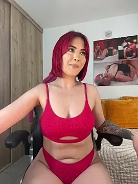 Snapshot of zafiro_mo0n chatting on January 2, 9:28 pm zafiro mo0n online show from January 2, 9:28 pm