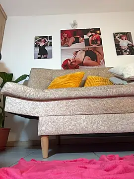 Snapshot of zafiro_mo0n chatting on February 9, 12:17 am zafiro mo0n online show from February 9, 12:17 am