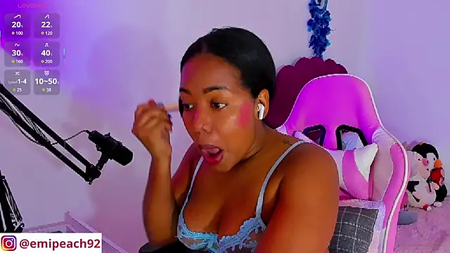 samanthaabloom online show from November 8, 1:06 am