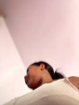 samanthaabloom online show from December 19, 5:31 pm