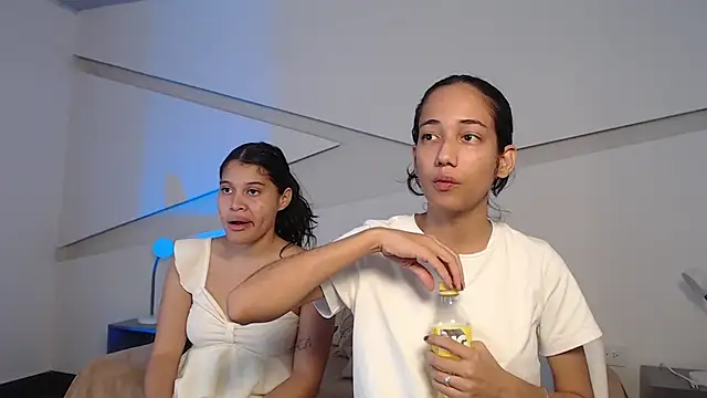 hot little bunny online show from December 14, 10:25 pm