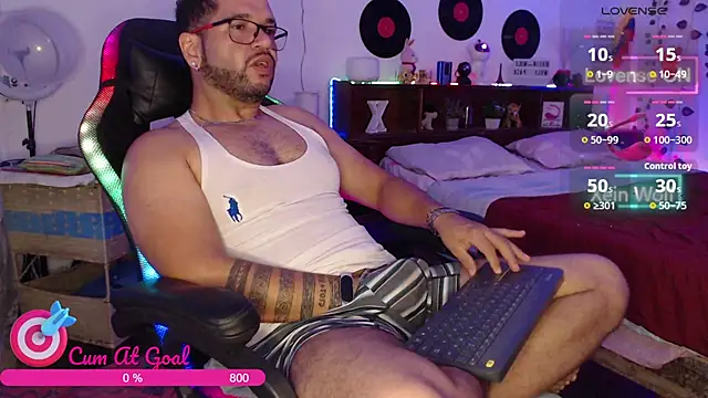 Snapshot of Xein_WoIf chatting on May 11, 4:04 pm Xein WoIf online show from May 11, 4:04 pm