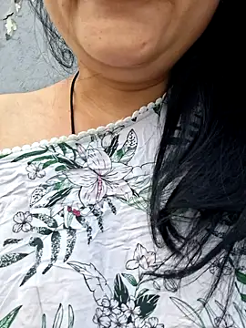 Snapshot of Doll_Nepali chatting on May 11, 12:49 am Doll Nepali online show from May 11, 12:49 am