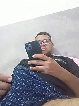 Snapshot of Novin18RJ chatting on May 17, 11:28 am Novin18RJ online show from May 17, 11:28 am