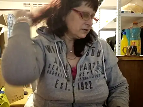 Snapshot of Samantha_Squirt@xh chatting on December 15, 2:27 am Samantha Squirtxh online show from December 15, 2:27 am