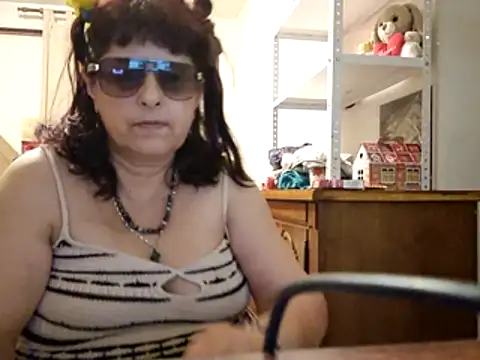 Snapshot of Samantha_Squirt@xh chatting on May 20, 10:16 pm Samantha Squirtxh online show from May 20, 10:16 pm