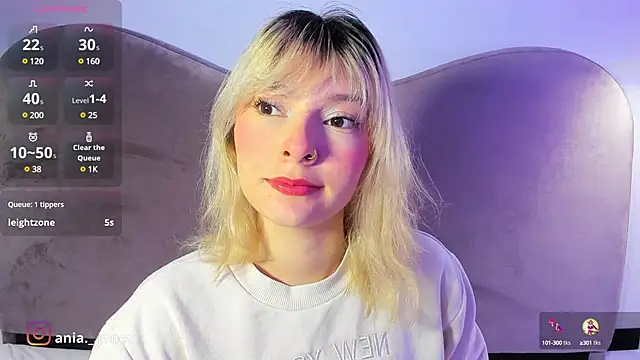 Snapshot of Ania_jones chatting on December 23, 8:03 pm Ania jones online show from December 23, 8:03 pm