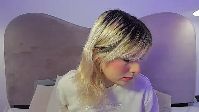 Snapshot of Ania_jones chatting on January 2, 8:24 pm Ania jones online show from January 2, 8:24 pm