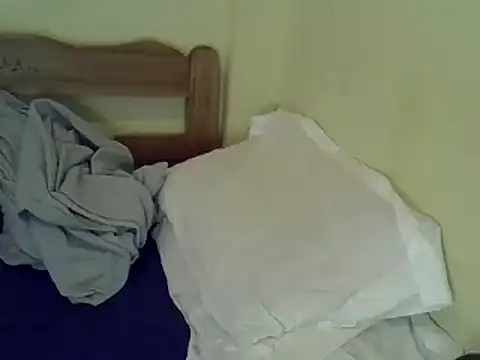 Snapshot of sweet-frida22 chatting on February 8, 7:59 am sweet-frida22 online show from February 8, 7:59 am