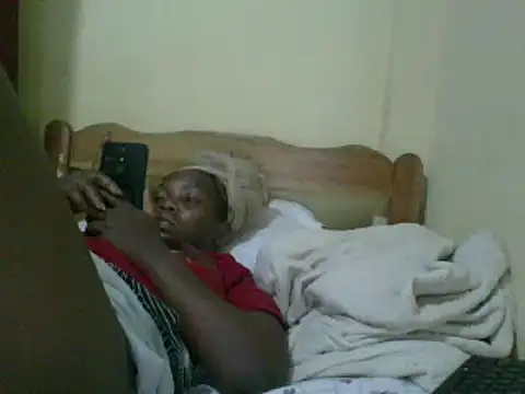 Snapshot of sweet-frida22 chatting on February 17, 8:04 pm sweet-frida22 online show from February 17, 8:04 pm