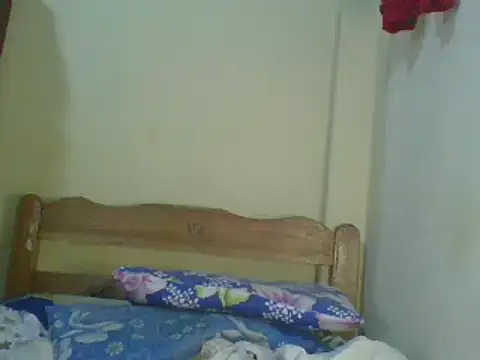 Snapshot of sweet-frida22 chatting on February 19, 8:12 am sweet-frida22 online show from February 19, 8:12 am