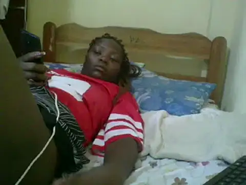 Snapshot of sweet-frida22 chatting on February 19, 12:00 pm sweet-frida22 online show from February 19, 12:00 pm