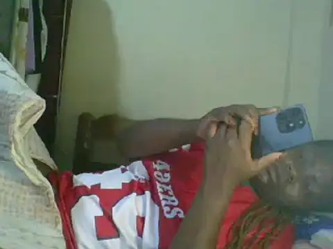 Snapshot of sweet-frida22 chatting on February 20, 3:01 am sweet-frida22 online show from February 20, 3:01 am