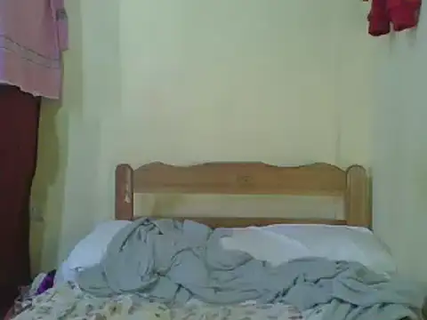 Snapshot of sweet-frida22 chatting on February 23, 6:49 am sweet-frida22 online show from February 23, 6:49 am